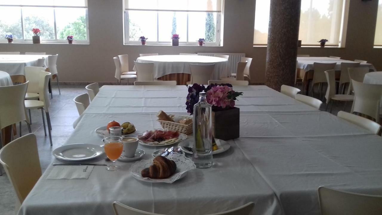 فندق كوارذامار ذيل سيغورافي  Residencia Marista Santa Maria Del Mar المظهر الخارجي الصورة